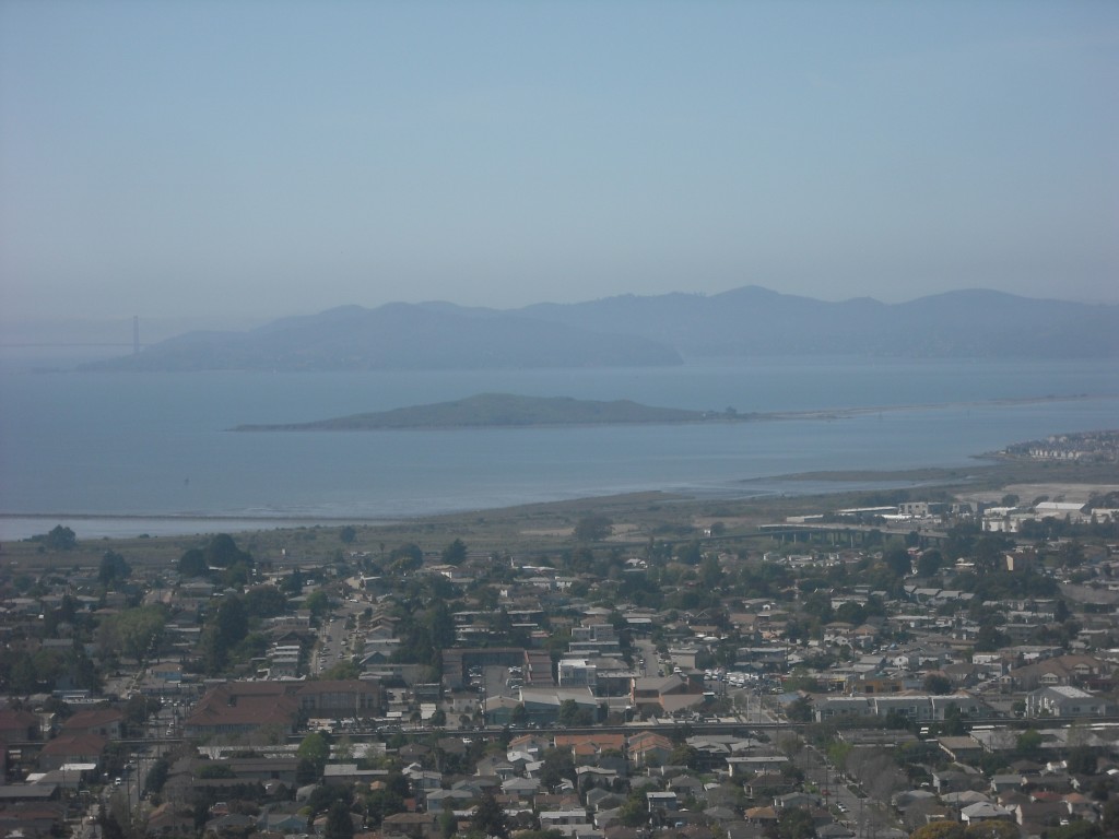 Hiking in the El Cerrito Hills Folkrocks
