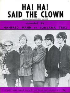 Klaus Voormann (center) during his stint as Manfred Mann bassist in the late 1960s.